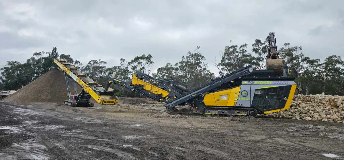 Tracked impact crusher available for hire